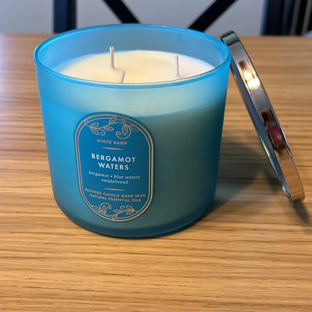 Bath & Body Works 3 Wick Candle. Bergamot Waters.